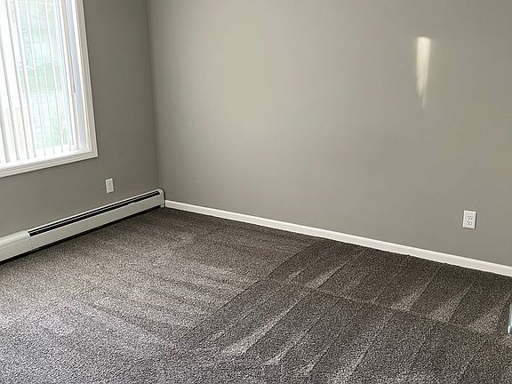 5th image of 400 Western Cir #103