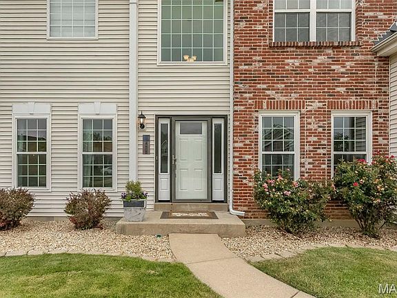 3rd image of 472 Brookhaven Ct
