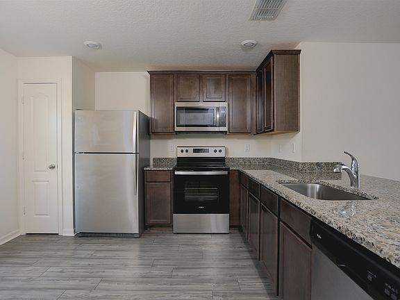 3rd image of 30 Riviere Ln