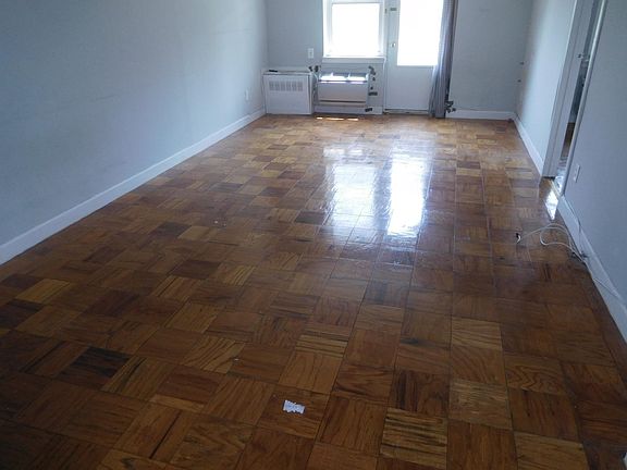 2nd image of 1369-81 35th Ave #5J