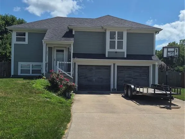205 Echo Rdg, Buckner, MO 64016