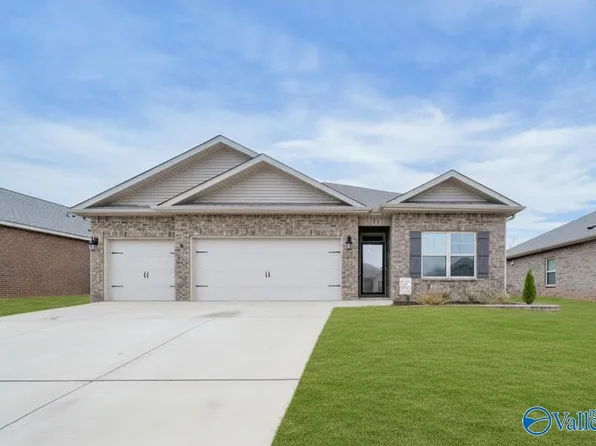 121 Derbyshire Dr, New Market, AL 35761