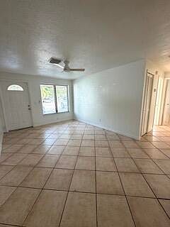 2nd image of 209 NW 17th St #1-2