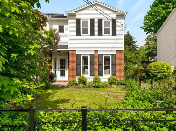 15 Cherry Ln, Wolfville, NS B4P 1T9