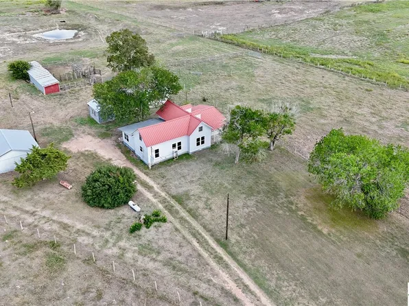 2505 State Highway 95 N, Moulton, TX 77975