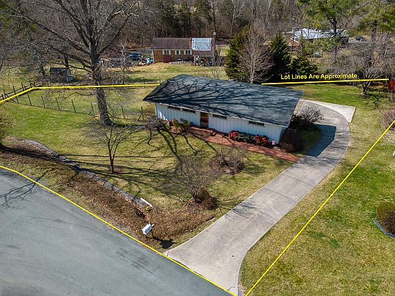2nd image of 100 Meadowview Dr