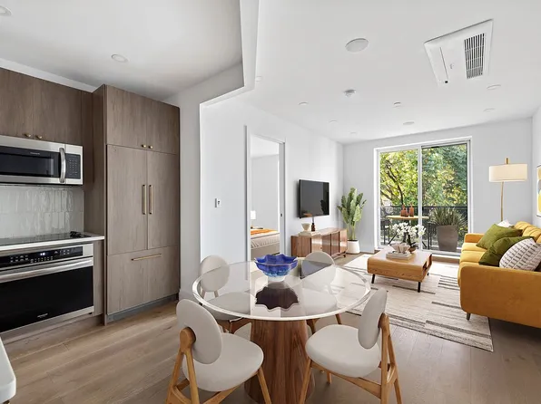 87A Cooper St #3R, Brooklyn, NY 11207