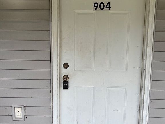 2nd image of 904 Withrow Dr