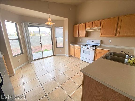 4th image of 9618 Cedar Park Ave