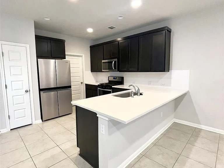 1725 Fountain Bridge Dr — Photo 10