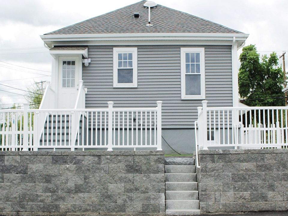 1st image of 338 Sea St