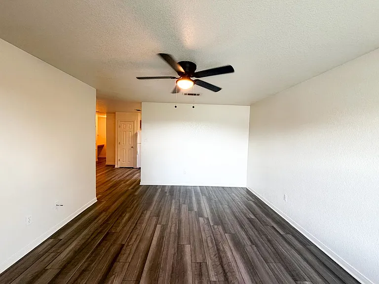310 Cedar Ridge Dr — Photo 3