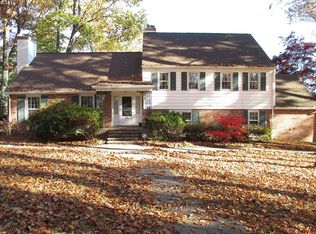 27 S Longpoint Ln, Rose Valley, PA 19063