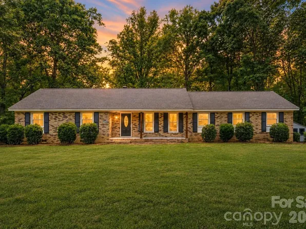 36183 Davis Dr, Albemarle, NC 28001