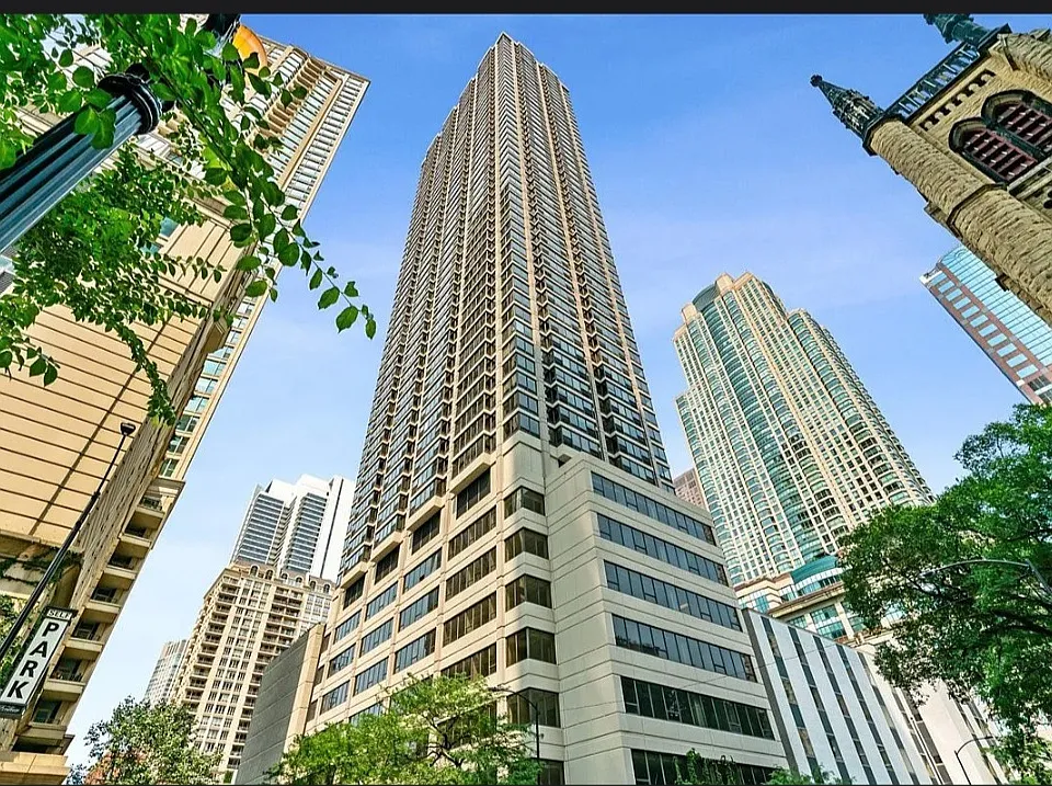 30 E Huron St #4310