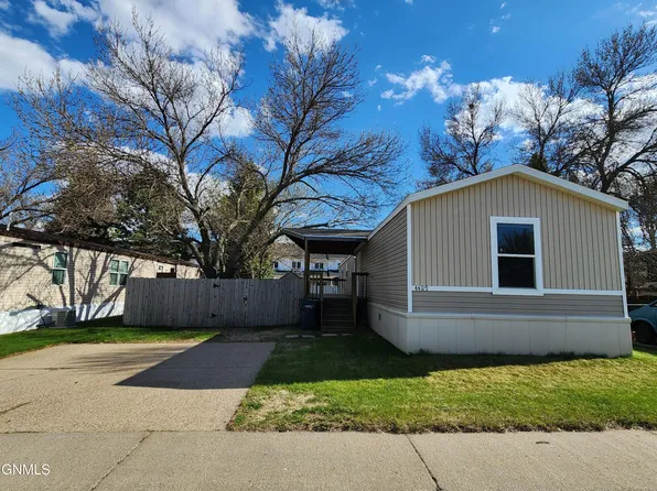 4409 Patriot Dr, Bismarck, ND 58503