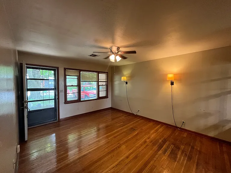 511 Fleetwood Dr — Photo 14