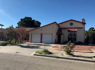 1733 Challenger Ln, El Paso, TX 79936