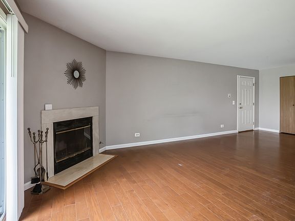 3rd image of 196 Camden Ct Unit W1