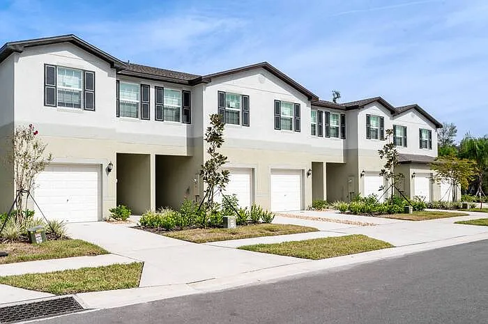 2 bed, 2.5 bath, 1541 sqft, $1,765 — Photo 4