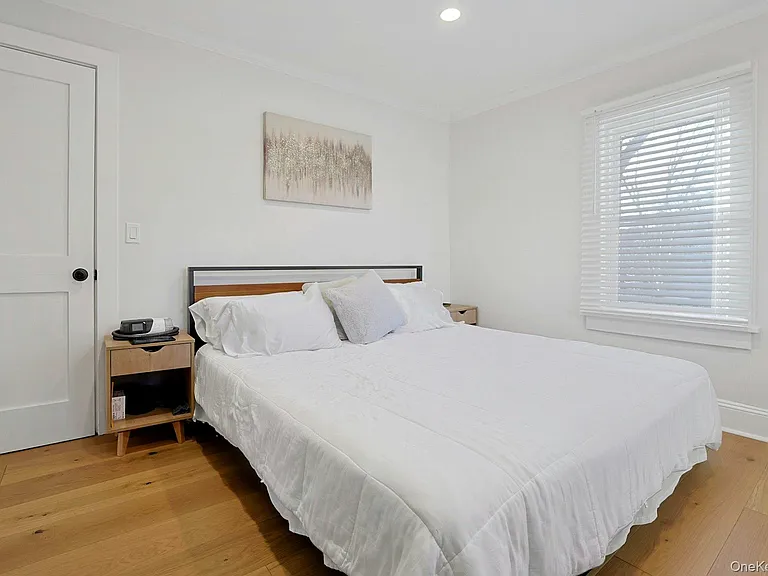 32 School St #A — Photo 11