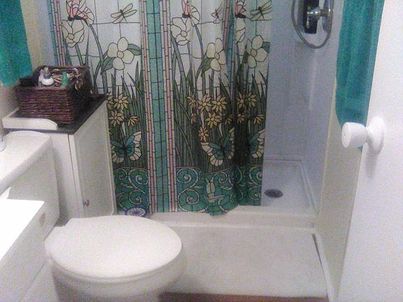 3rd image of 172 Lakeview Dr