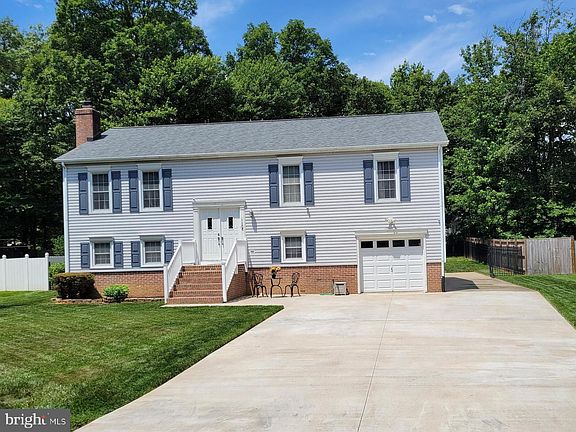 3rd image of 11308 Yorkshire Ct