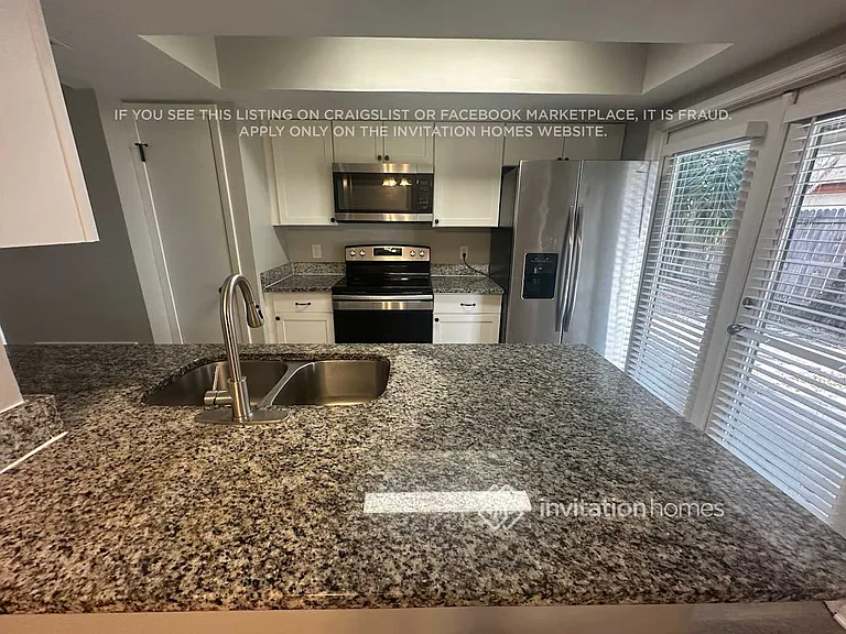 2447 Atrium Cir — Photo 4
