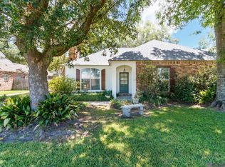 11918 Spring Meadow Dr, Baton Rouge, LA 70818