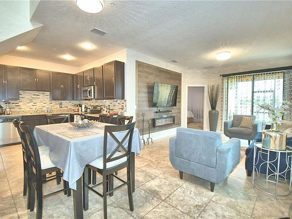 2nd image of 2412 7 Oaks Dr