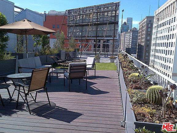 5th image of 308 E 9th St APT 202