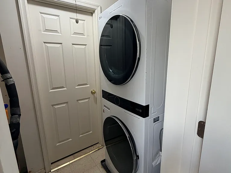 12100 Greenwood Ct #302 — Photo 10