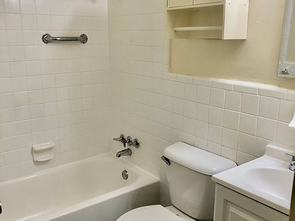 3rd image of 1544 Hanover St #1