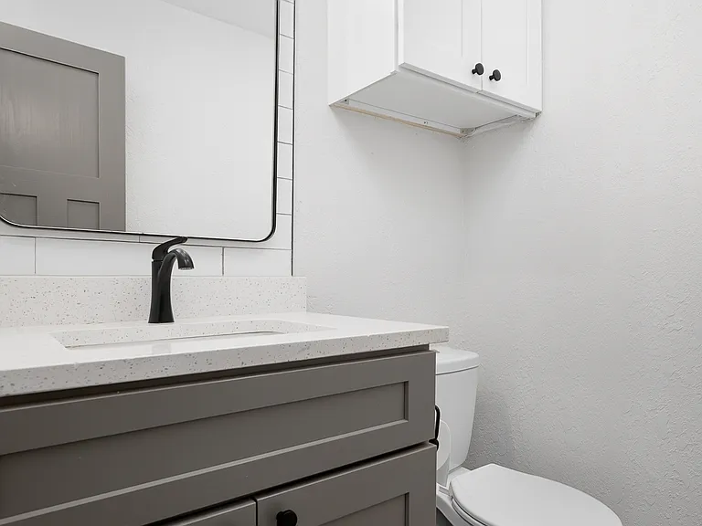 630 S Heights Dr — Photo 9