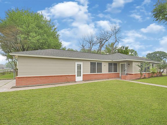 2nd image of 205 Grammar Rd