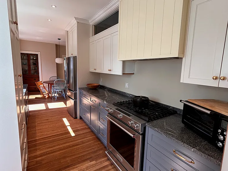 29 Sawyer St #1 — Photo 4