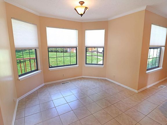 5th image of 9237 Hollander Ln
