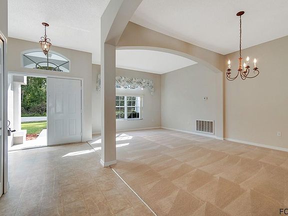 5th image of 22 Essex Ln