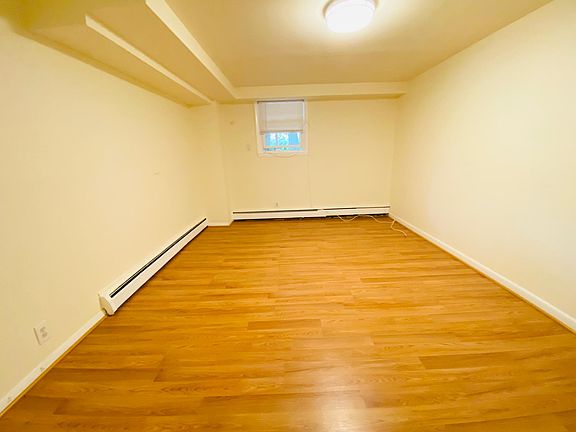 KING size bedroom