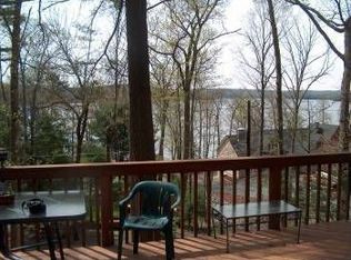 594 Evergreen Dr, Lakeville, PA 18438