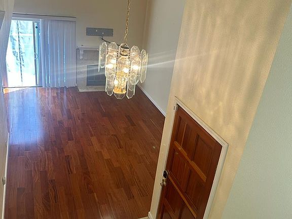 4th image of 4740 Creekwood Dr