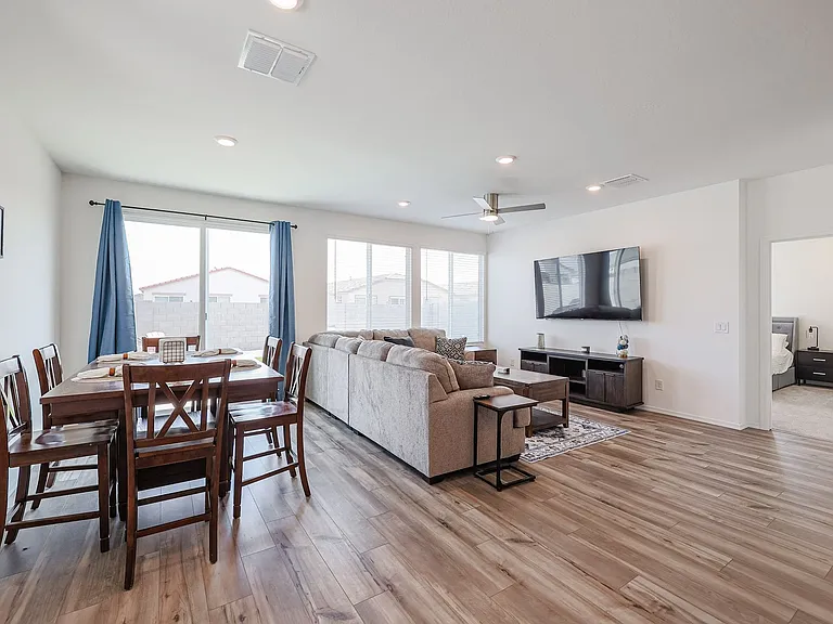 17975 W Cielo Grande Ave — Photo 3