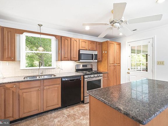 5th image of 10720 Foreston Rd