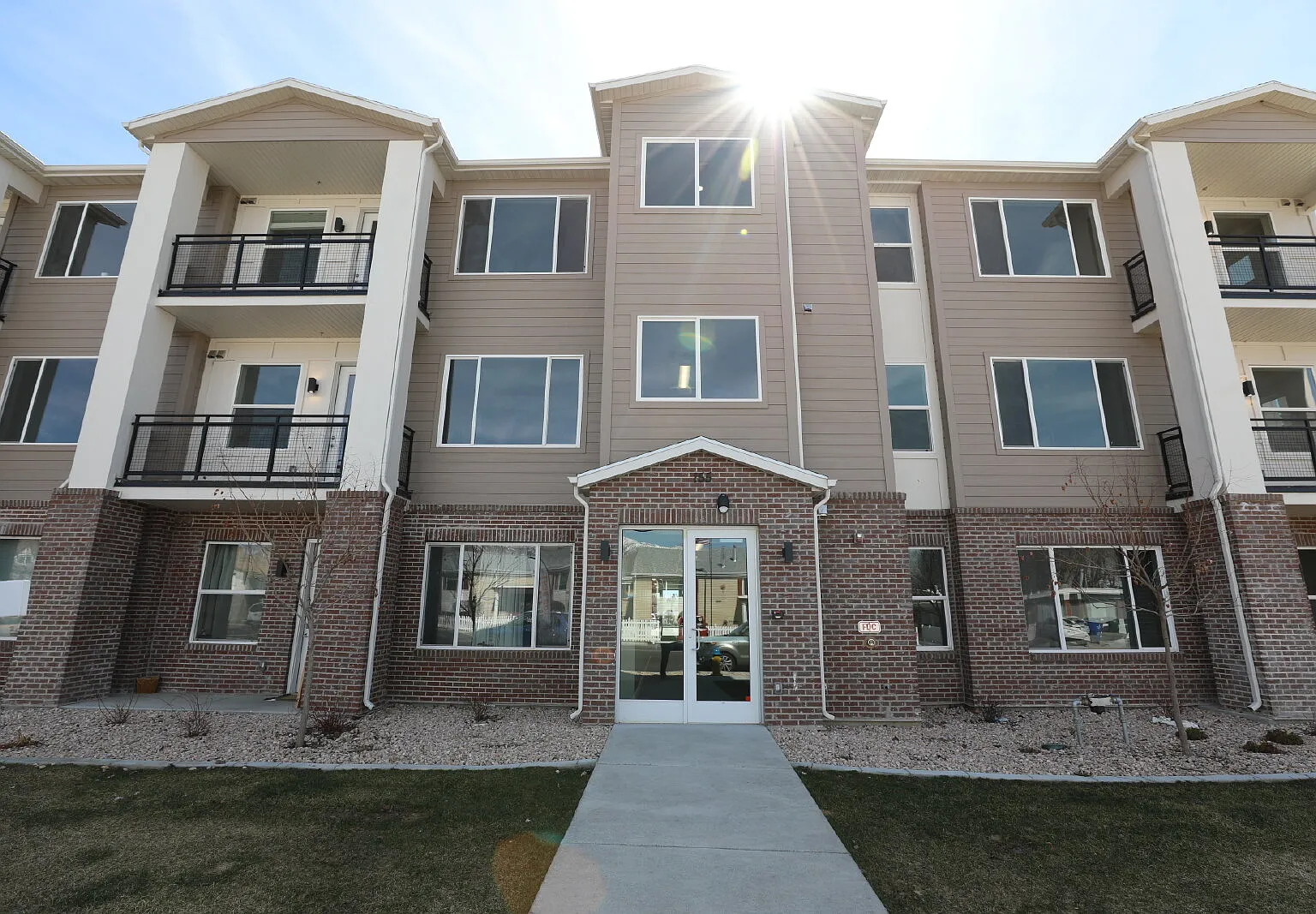 1 bed, 1.0 bath, 700 sqft, $1,045 — Photo 2