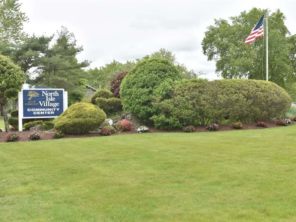 18 Kiowa Ct #18, Coram, NY 11727