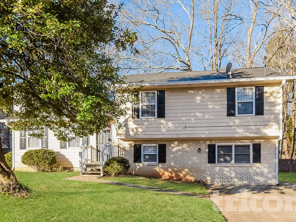 2988 Forest Ridge Ct