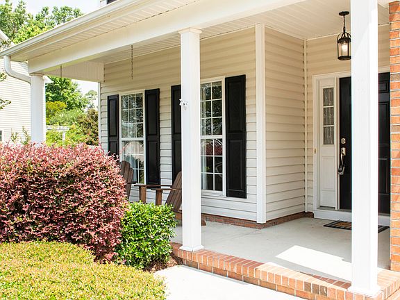 3rd image of 213 Longmeadow Drive