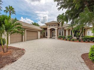 5958 Amberwood Dr, Naples, FL 34110