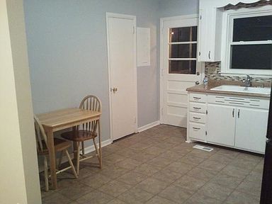 Eat-in kitchen with pantry