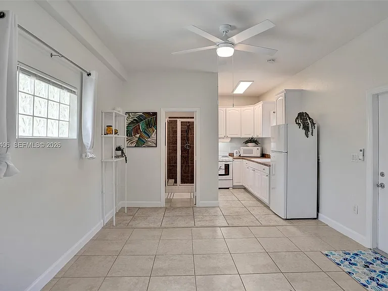 1012 NE 17th Ct #2 — Photo 6